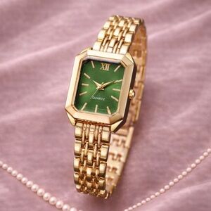 Classic Gold Green Quartz Watch — Green Dial & Linked Bracelet